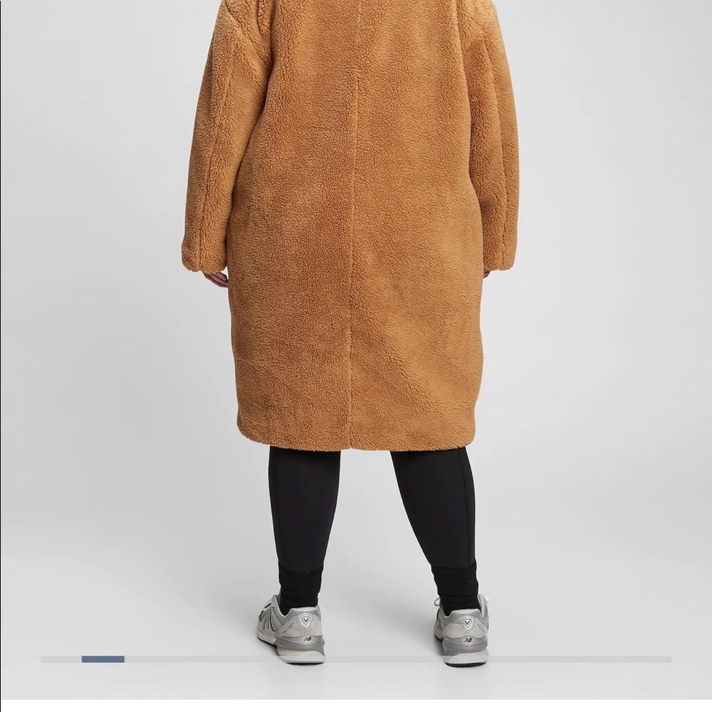Gap Size Medium Sherpa Jacket in Camel - Picture 6 of 7